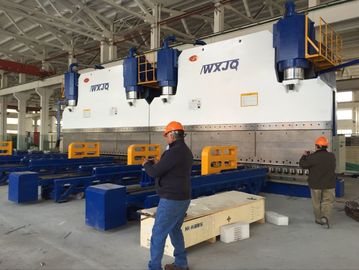 기계 14 미터 제품 CNC 압박 브레이크 400 톤 인후 950mm를 가진 7개 M